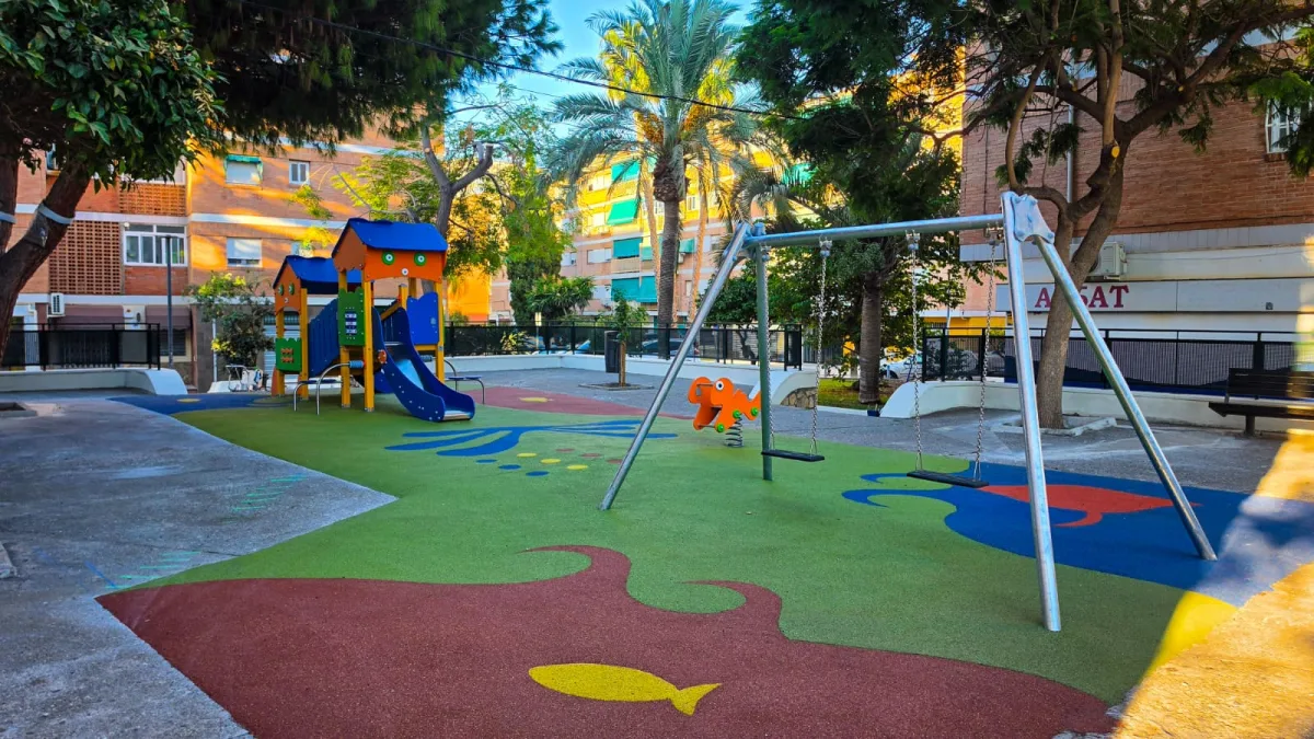 Motril inaugura los parques infantiles renovados en Margarita Nelken y Condesa - Costa Directo