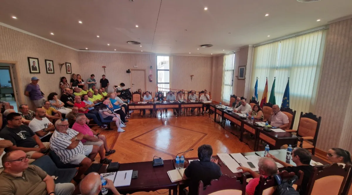 El Alcalde de Salobreña anuncia medidas para detener el acoso a empleados - Salobreña - Costa Directo