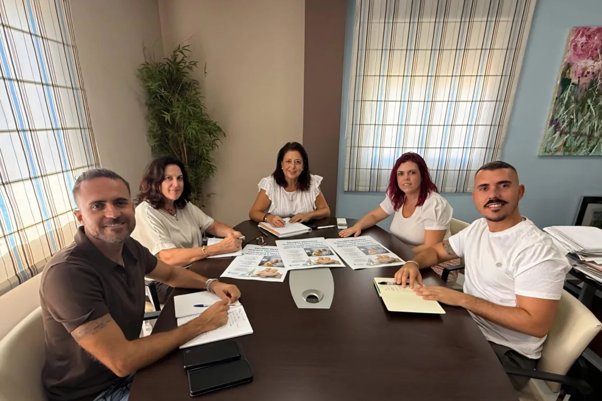 Almuñécar reabre talleres gratuitos de tecnología para mayores - Costa Directo