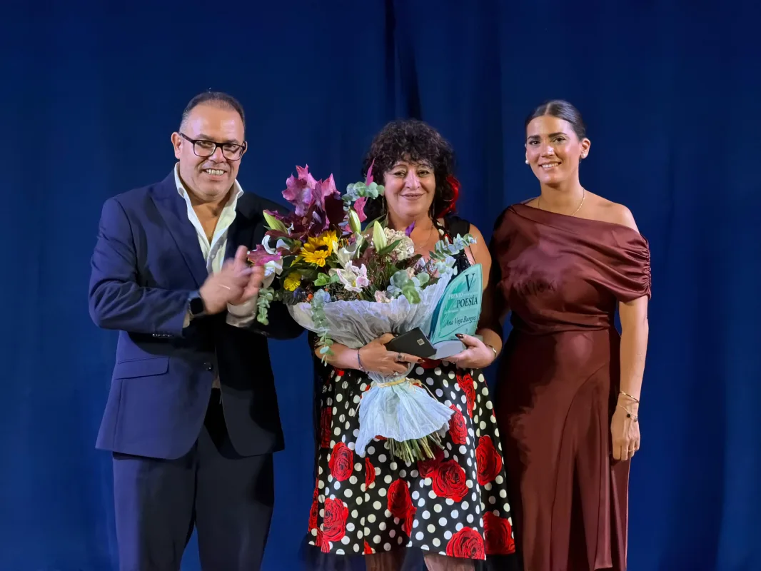La escritora Ana Vega gana el Premio Internacional de Poesía - Costa Tropical - Costa Directo