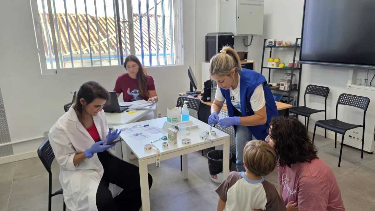 Enfermeras inician la vacunación contra la gripe en colegios de Almuñécar - Costa Directo