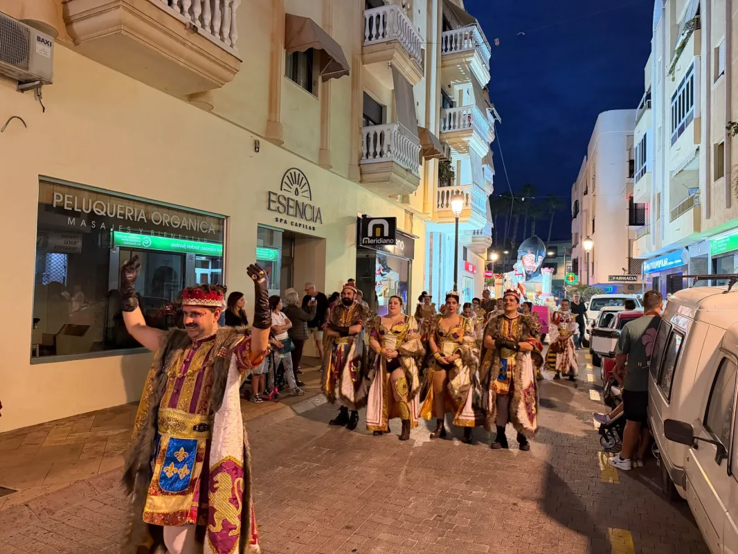Almuñécar revive sus privilegios históricos con un gran desfile conmemorativo - Costa Directo