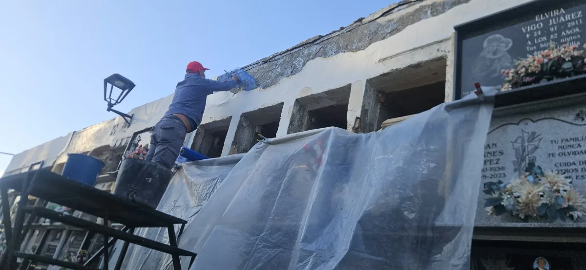 Almuñécar ultima los preparativos en sus cementerios para el Día de Todos los Santos - Costa Directo