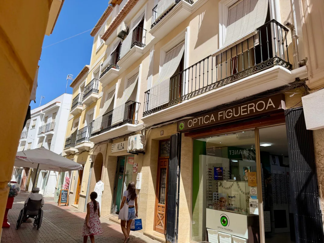 El Ayuntamiento de Almuñécar aprueba cincuenta mil euros para adaptar viviendas - Costa Directo