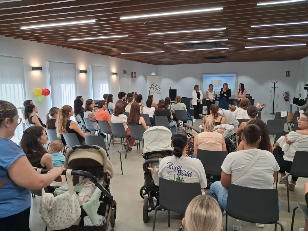 El Hospital de Motril impulsa la lactancia con unas jornadas formativas