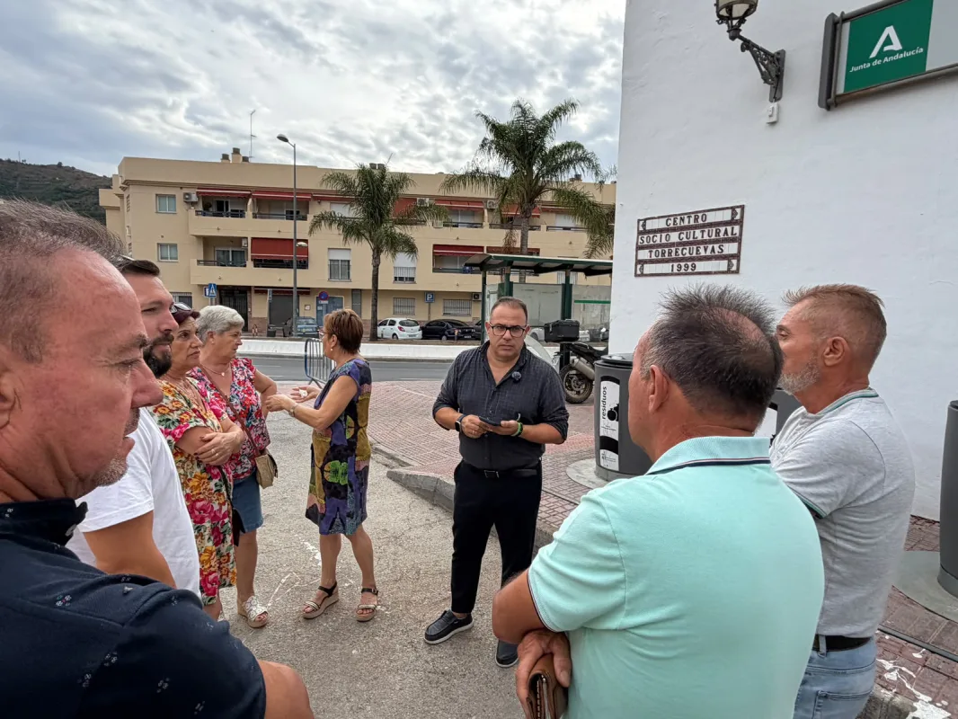 Ruiz Joya coordina mejoras de servicios con los vecinos de Torrecuevas - Costa Directo