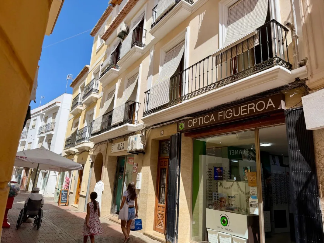 Almuñécar destina 50.000 euros para eliminar barreras en viviendas de personas con discapacidad - Costa Directo