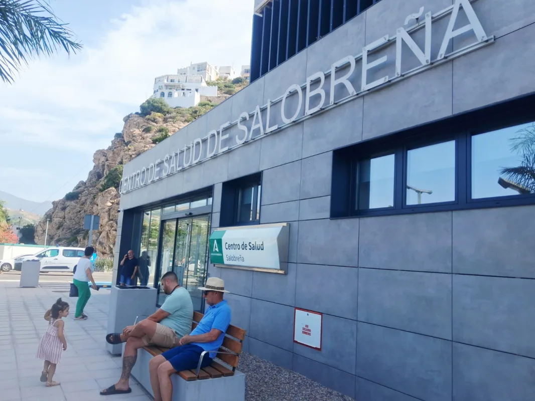 El PP de Salobreña impulsa la adaptación de aseos para ostomizados en edificios municipales y el nuevo Centro de Salud - Costa Directo