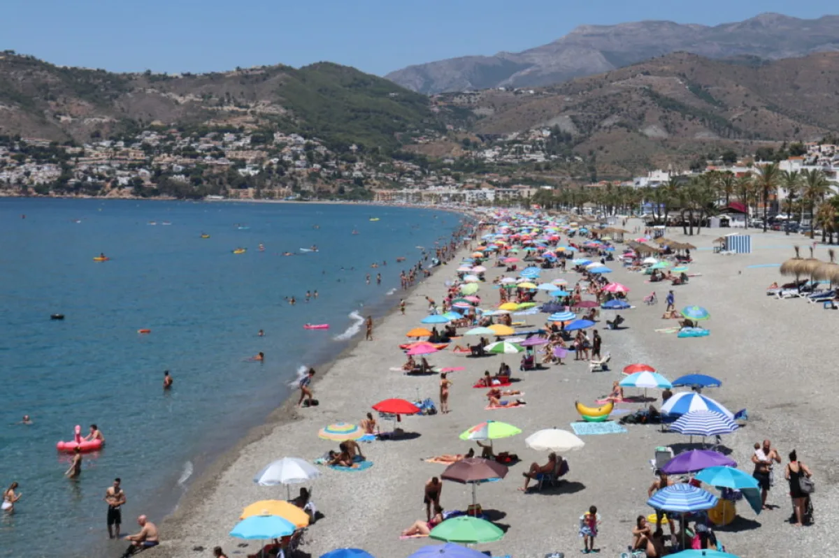 Almuñécar renueva la certificación de calidad en sus playas - Costa Directo