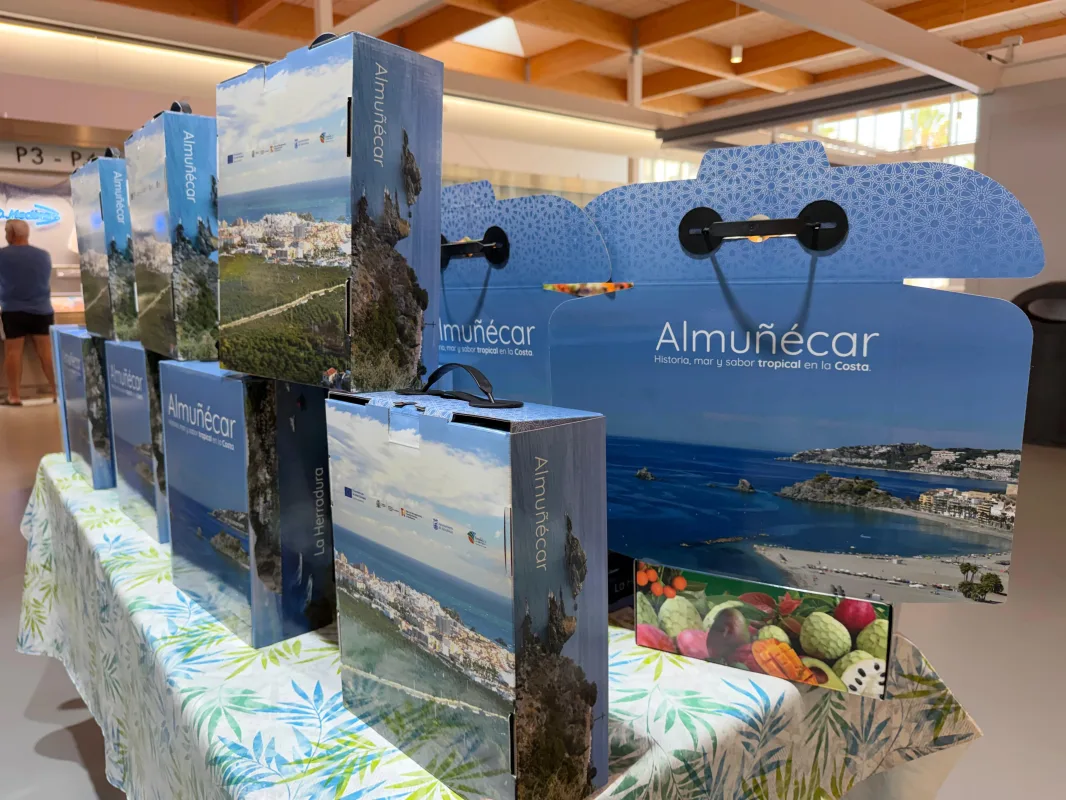 Almuñécar lanza campaña del mango con degustación y nueva caja promocional - Costa Directo