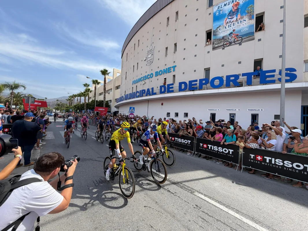 Almuñécar inaugura histórica etapa de La Vuelta 2026 - Costa Directo