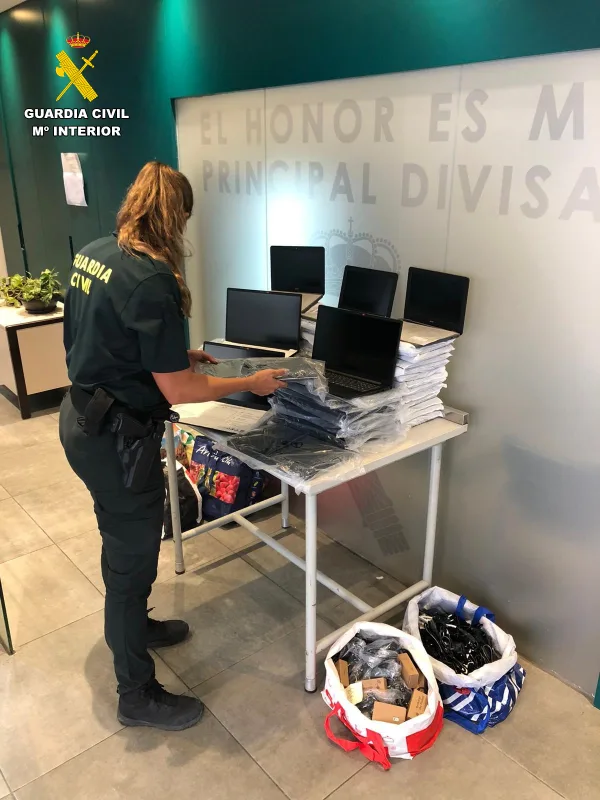 Detenido en Salobreña por hurto de 159 portátiles valorados en 80.000 euros - Costa Directo