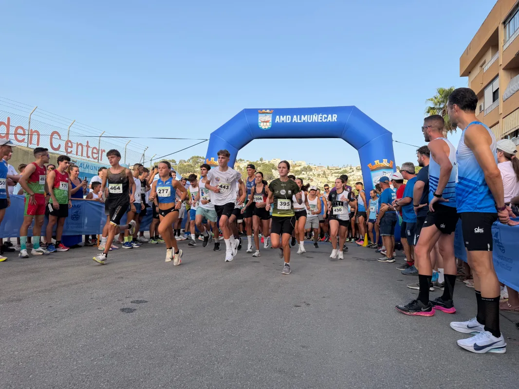 Almuñécar se vuelca con la solidaridad y desafía el calor en la XVI Carrera de la Vega - Costa Directo