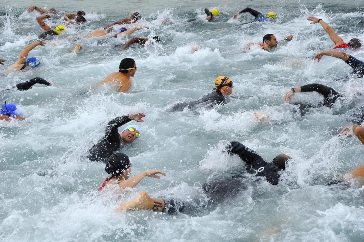 Almuñécar se prepara para una doble jornada de triatlón de alto nivel - Costa Directo